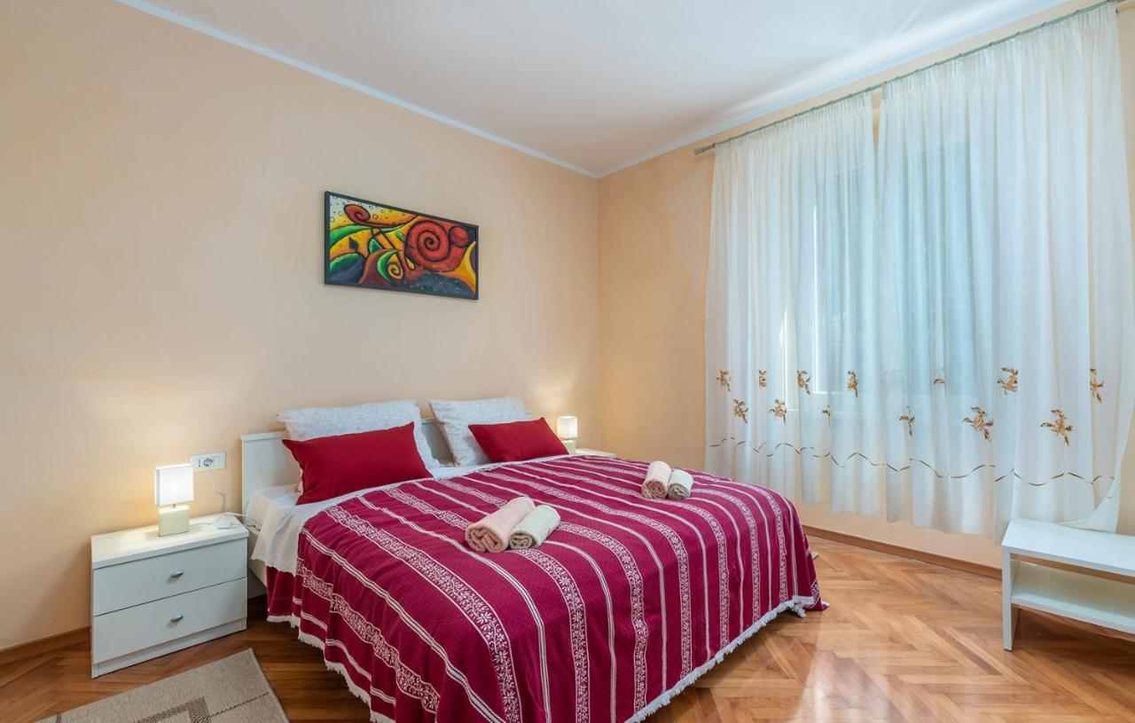 Apartment Lazzarich With Terrace 포레치 외부 사진