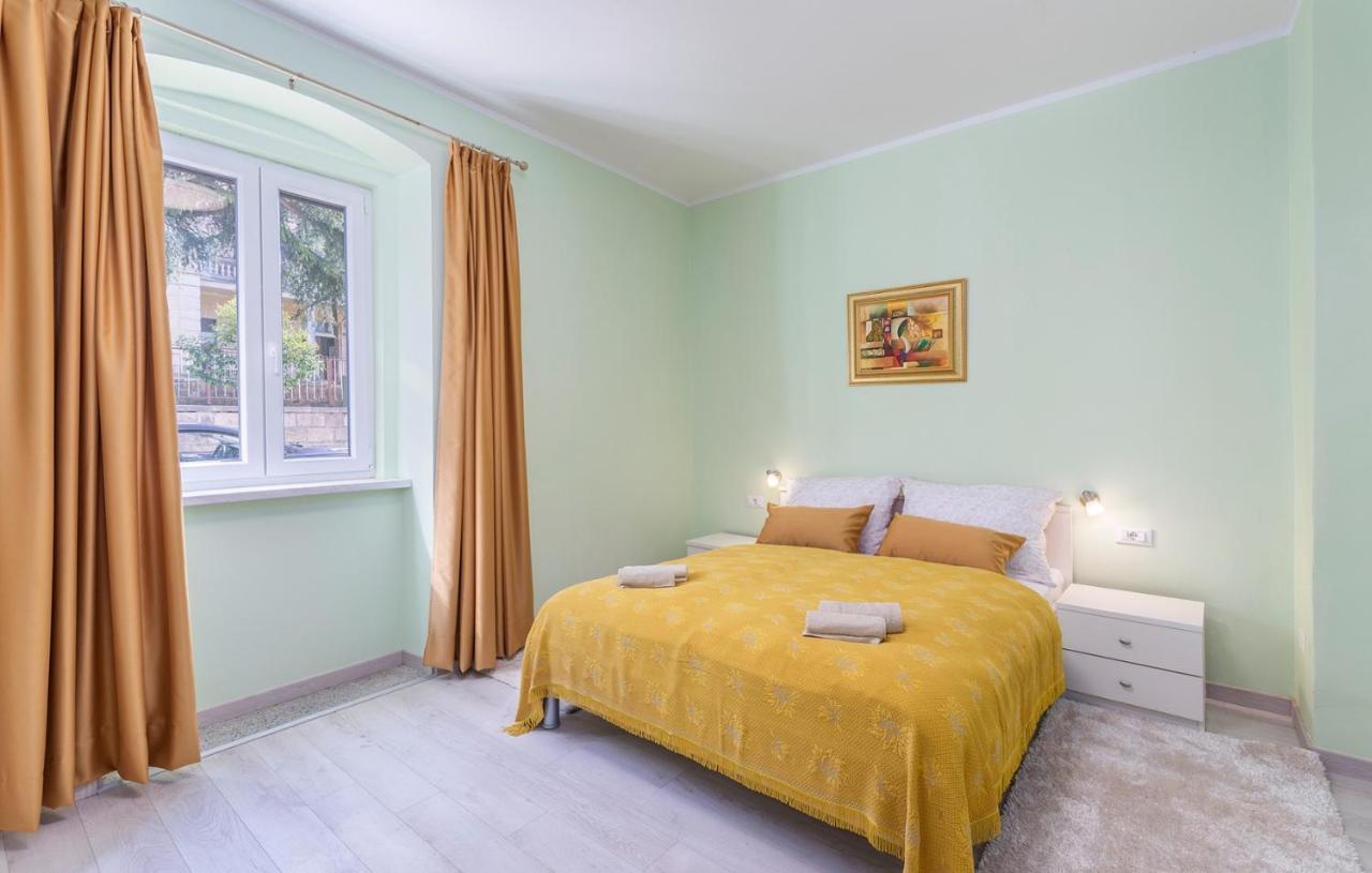 Apartment Lazzarich With Terrace 포레치 외부 사진